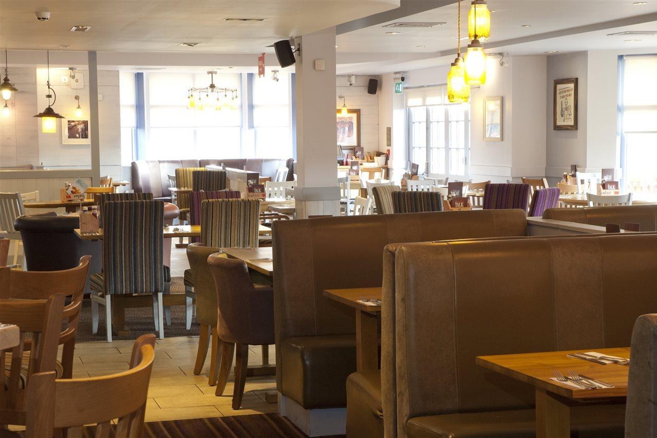 Premier Inn Burton On Trent Central Exterior foto