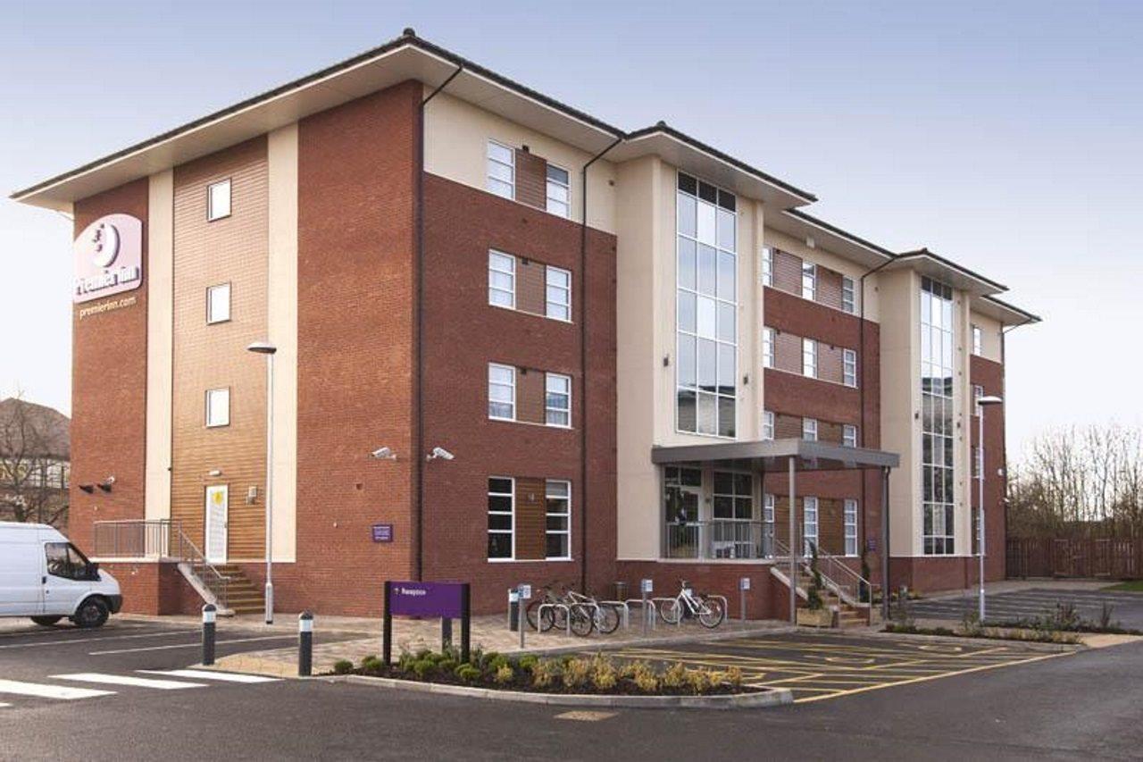 Premier Inn Burton On Trent Central Exterior foto